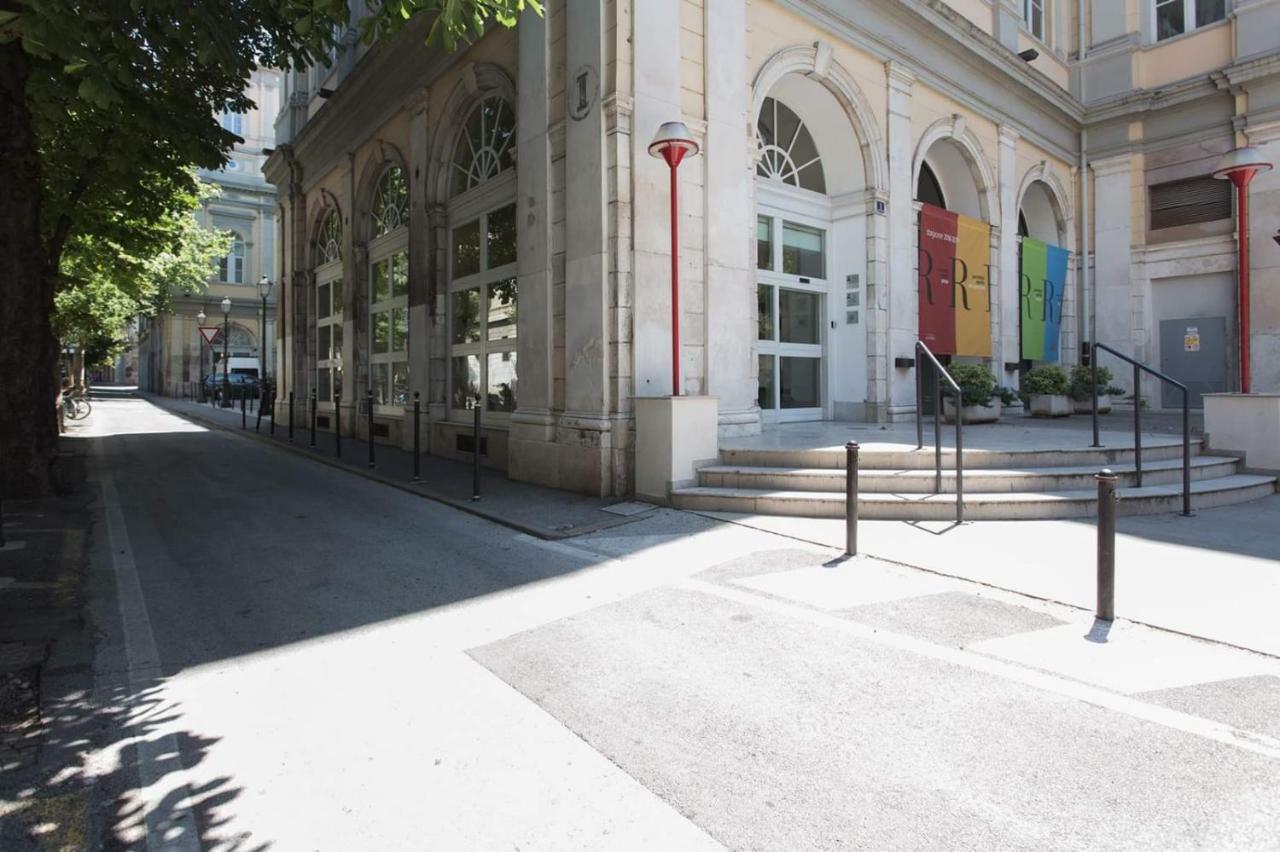 Centro Citta Teatro Hotel Triëst Buitenkant foto